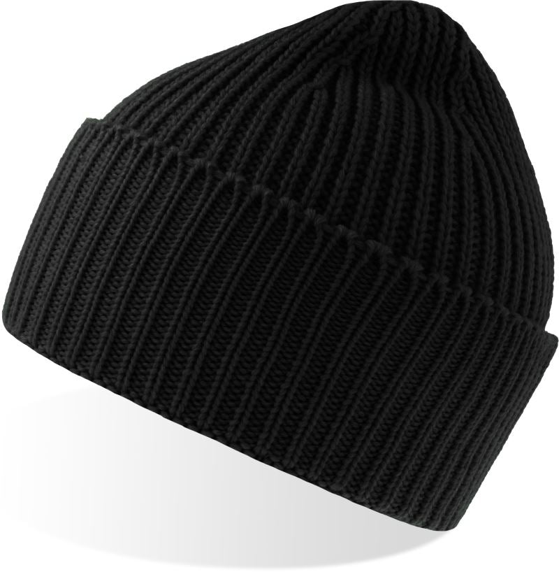 Pletena kapa "Hrast" - Eleganca in udobje za zimo - oblekanadom